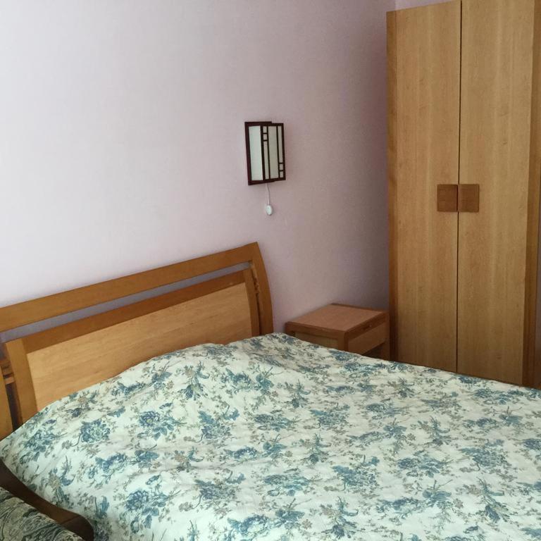 Hostel Edem Bishkek Tokoldosh Ngoại thất bức ảnh