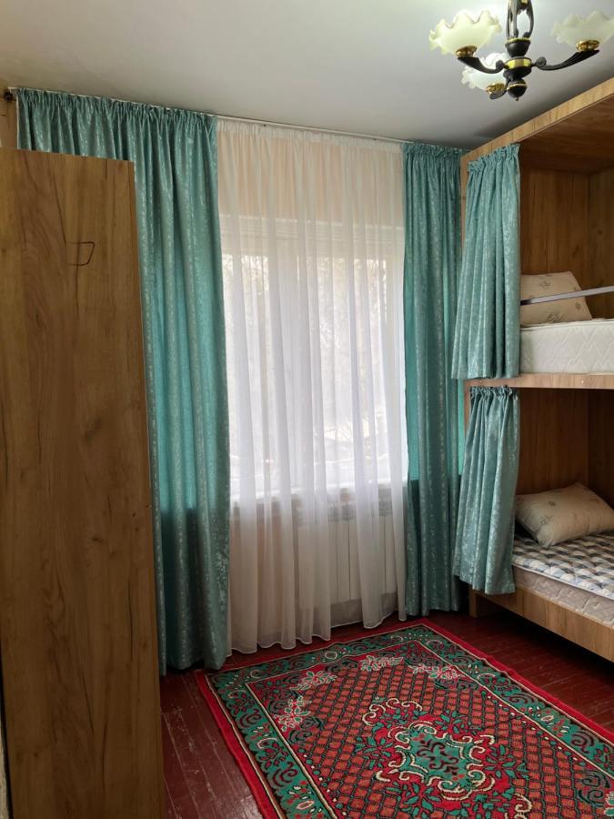 Hostel Edem Bishkek Tokoldosh Ngoại thất bức ảnh